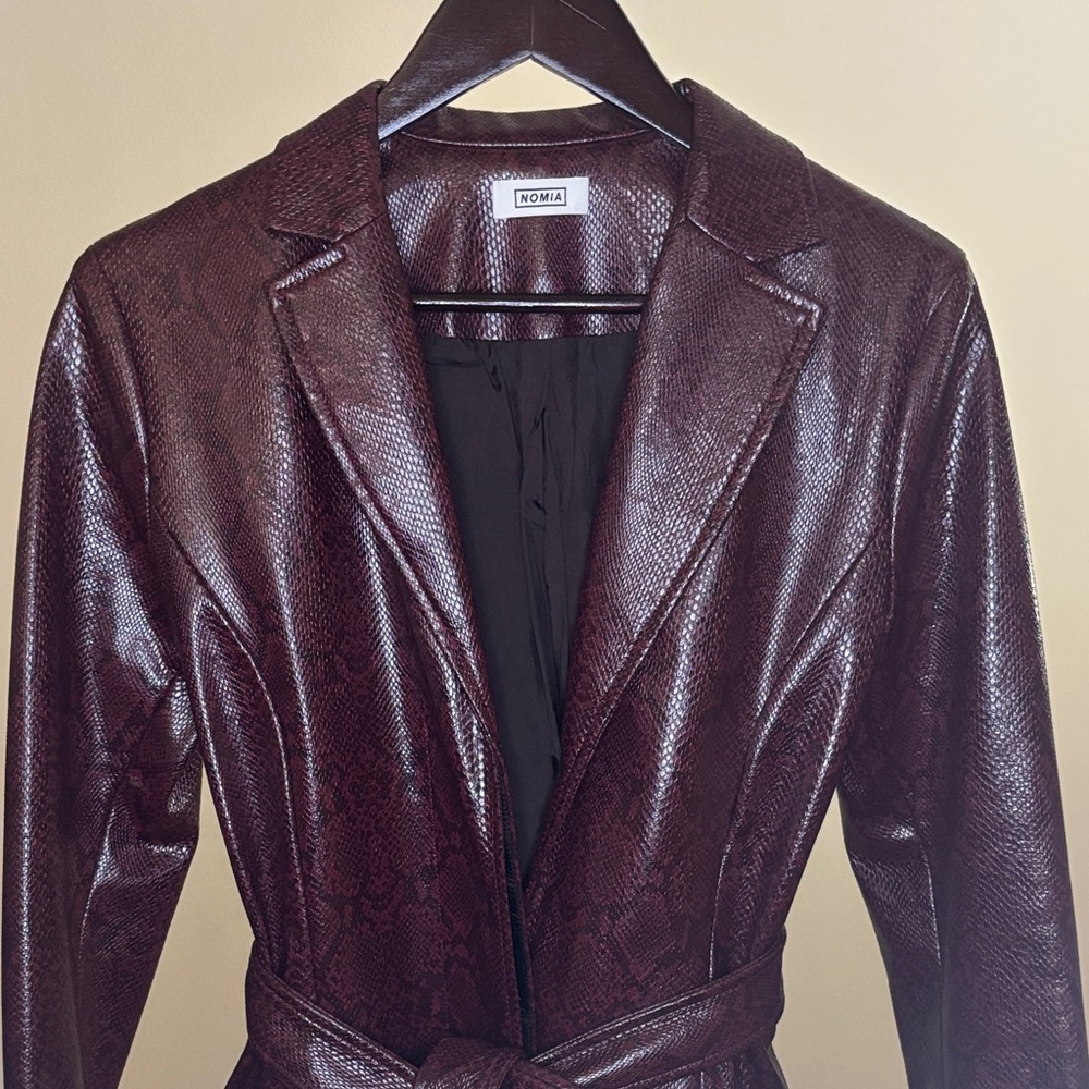 Elegant Burgundy Snake Print Blazer